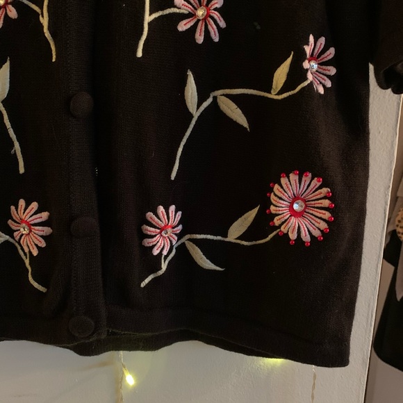 Morgan Cole Embroidered Flower Cardigan - Picture 5 of 7